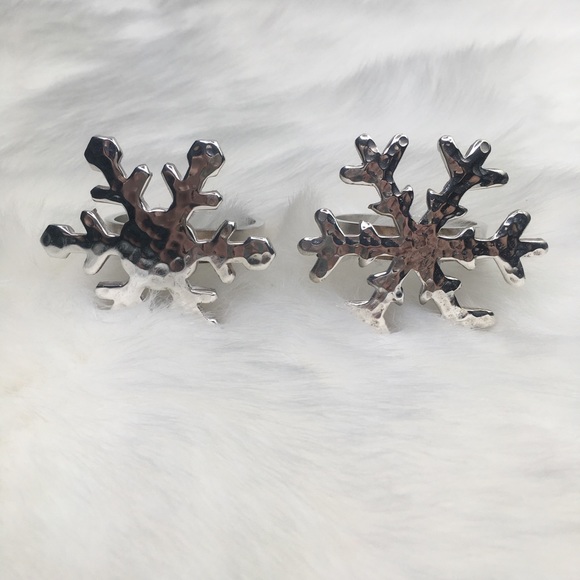 SOLD: Silver Snowflake Napkin Ring 4 Set - Picture 5 of 8